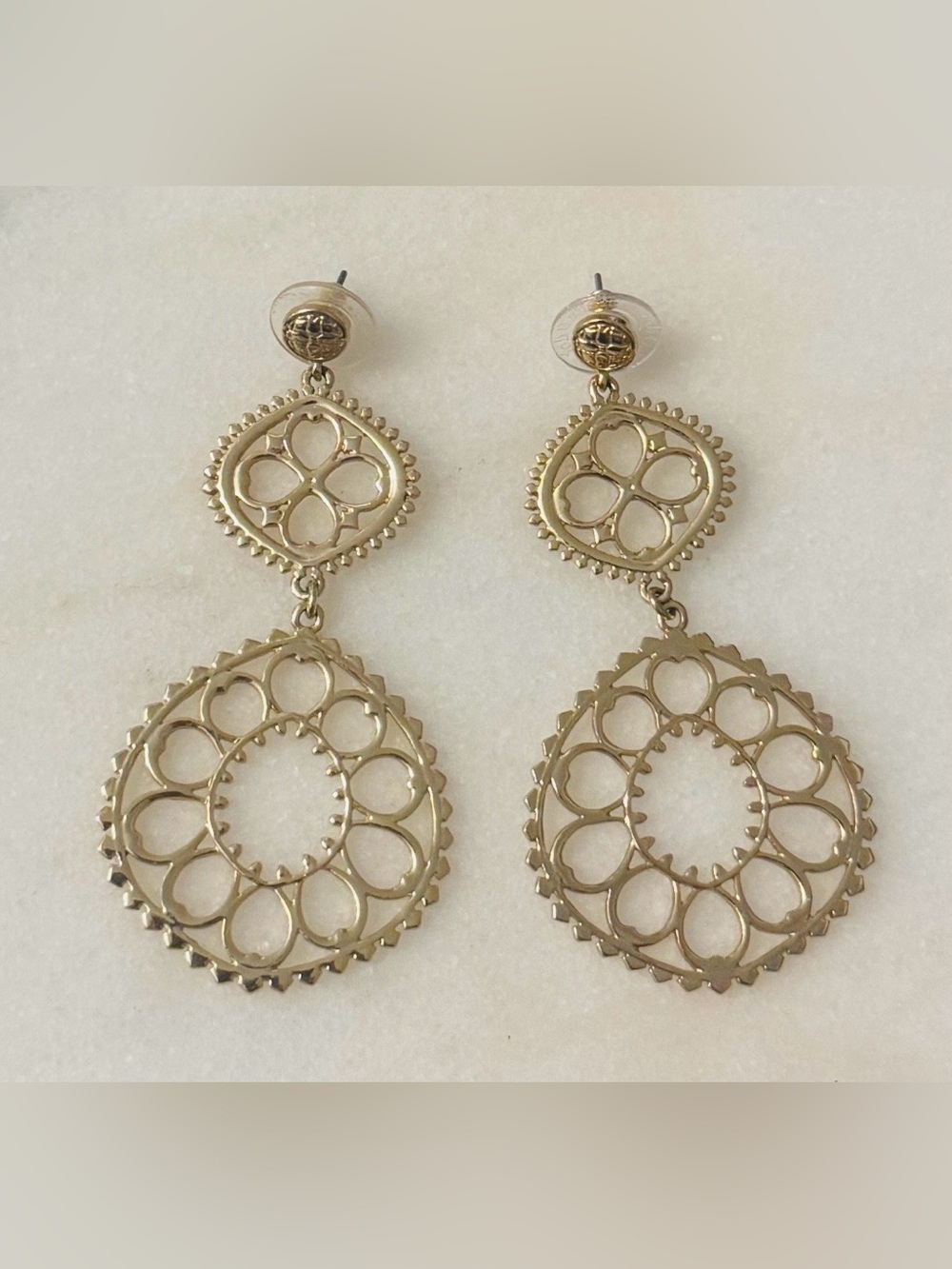 NWOT Stella & Dot Gold Filigree Floral Statement Drop Earrings